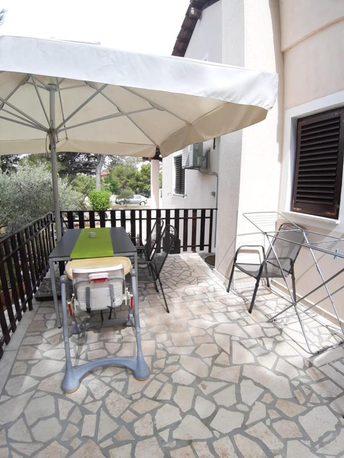 Apartment Rakic Pomer Exterior photo
