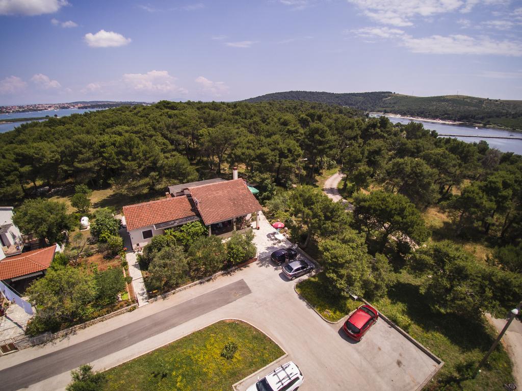 Apartment Rakic Pomer Exterior photo